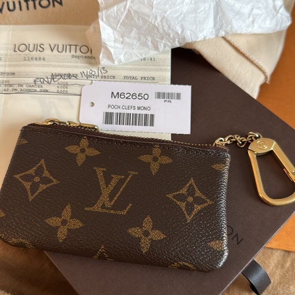 COPY - Louis Vuitton Monogram Key Cles M62650 - Picture 4 of 16